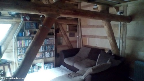 cabana com biblioteca